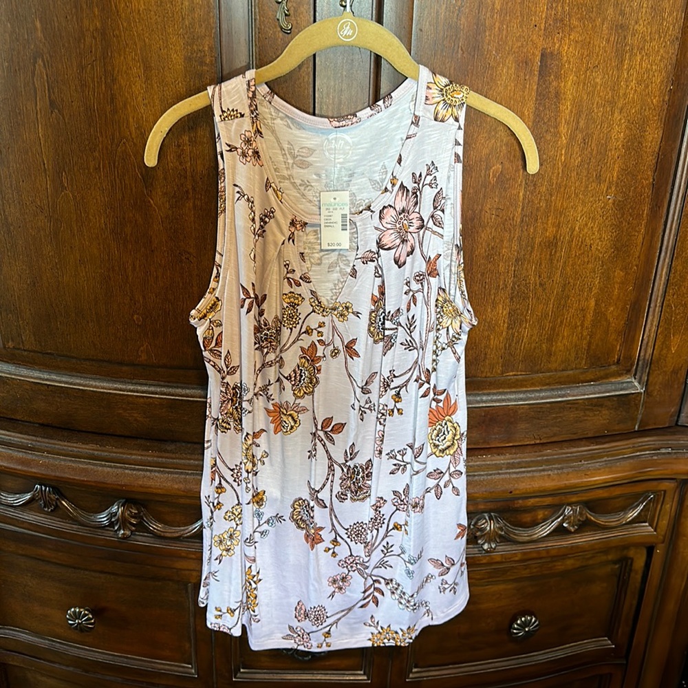 Maurices 24/7 Floral Tank Top with keyhole detail.